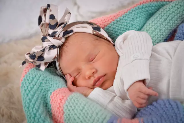 Name: Kiana
Geburtsdatum: 29.03.2025 um 01.35 Uhr
Gewicht: 3.450g
Größe: 52 cm
Eltern: Aliz Balàzs und Michael Wrabl mit dem stolzen Bruder Matheo Wrabl aus St Georgen ob Judenburg | Foto: Manuela Pittini