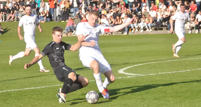 Kössen (schwarz) und Niederndorf trennten sich mit einem 0:0-Remis. | Foto: Kogler