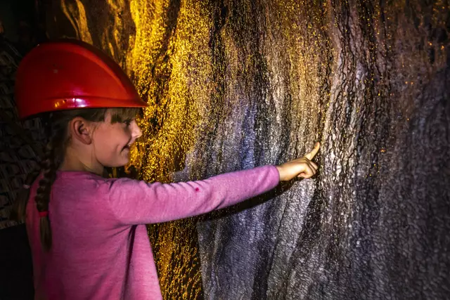 Die neue Sonderführung im Schaubergwerk richtet sich vorrangig an Schulklassen sowie Besucherinnen und Besucher mit Interesse an moderner Tunnel- und Sicherheitsforschung.  | Foto: VA Erzberg GmbH/August Zöbl