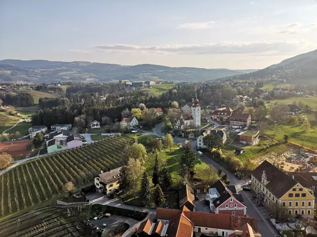 Idyllisch inmitten von sanften, oststeirischen Hügeln liegt die Gemeinde Puch, die ihre Traditionen bewahrt und doch Schritt mit der Zeit hält. | Foto: WOCHE/NdC