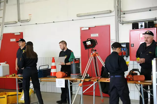 Foto: Bfkdo Amstetten / FF St. Valentin, Zarl