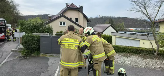 Insgesamt waren 25 Einsatzkräfte der Freiwilligen Feuerwehr Bergheim sowie des Löschzugs Lengfelden im Einsatz. | Foto: Freiwillige Feuerwehr Bergheim