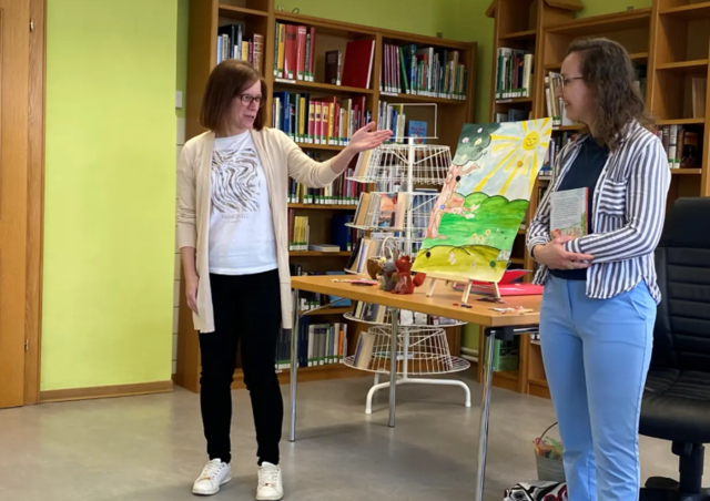 Büchereileiterin Sonja Höchtl und Kinderbuchautorin Leni Steindl. | Foto: Marktgemeinde Echsenbach