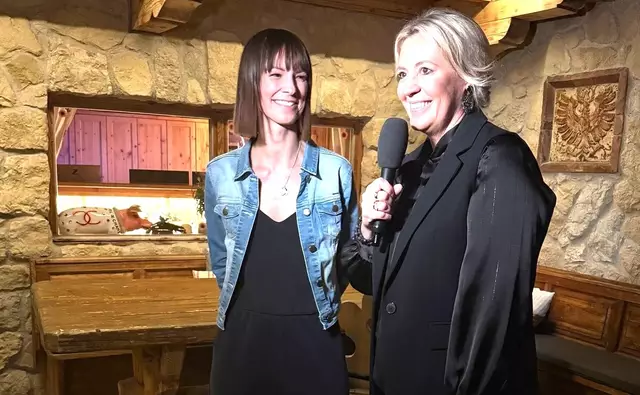 Anja Viktoria Autenrieht (re.) mit Christina Stürmer. | Foto: Sonnbergstuben