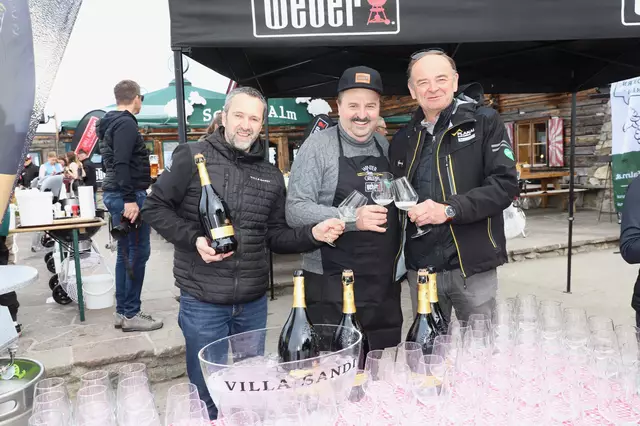 Interex-Weinakademiker Clemens Brugner mit Starkoch Johann Lafer und Planai-Chef Georg Bliem (v. l.). | Foto: Alfred Mayer