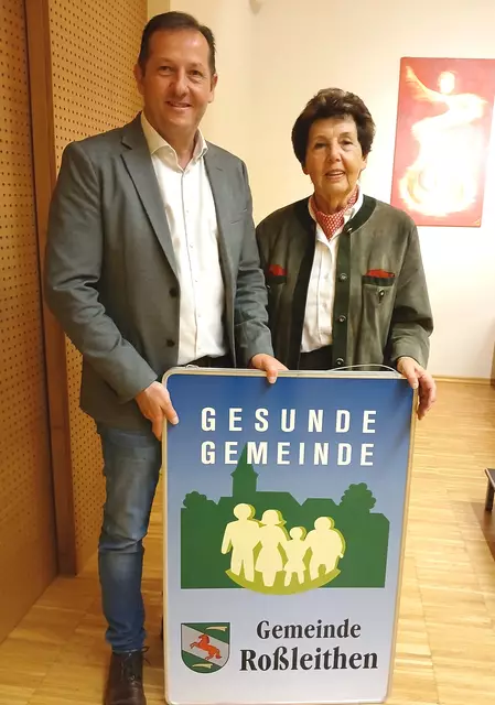 Bürgermeister und Arbeitskreisleiter Kurt Pawluk mit Ulrike Haunschmid | Foto: Pawluk