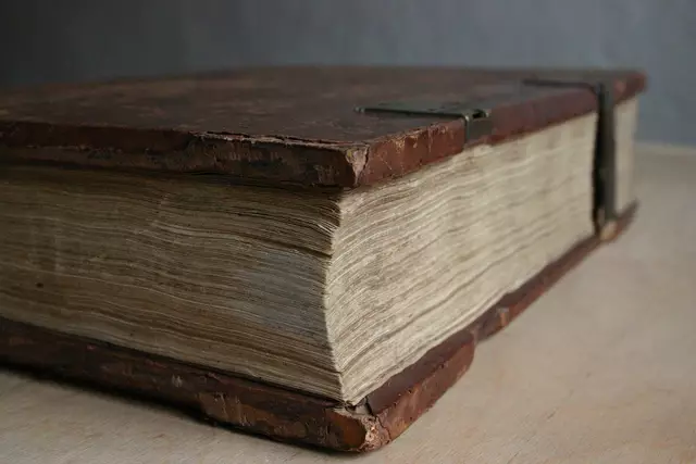 Johannes Gutenberg druckte im 15. Jahrhundert die erste deutschsprachige Bibel mittels seiner Druckerpresse.  | Foto: Pixabay