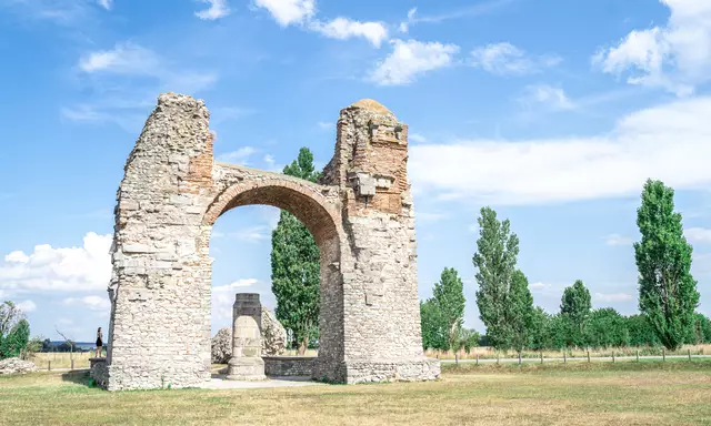 Das Heidentor, Wahrzeichen der Region um Carnuntum und bekanntester Teil des Österreichischen Donaulimes (UNESCO Welterbe). | Foto: Römerstadt Carnuntum