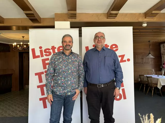 Markus Sint und Josef Lutz (v.l.) fordern eine verlässliche Zugverbindung von Reutte nach Innsbruck.