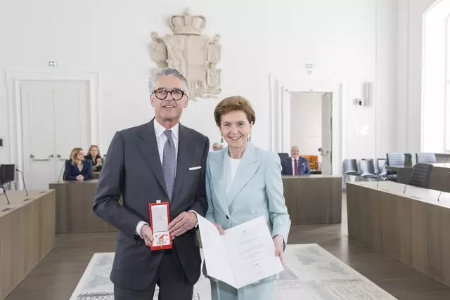 Michael Berger-Sandhofer erhielt als Präsident des Vereins der Förderer der Osterfestspiele das Goldenes Ehrenzeichen für Verdienste um die Republik Österreich. | Foto: Land Salzburg/Neumayr/Leopold