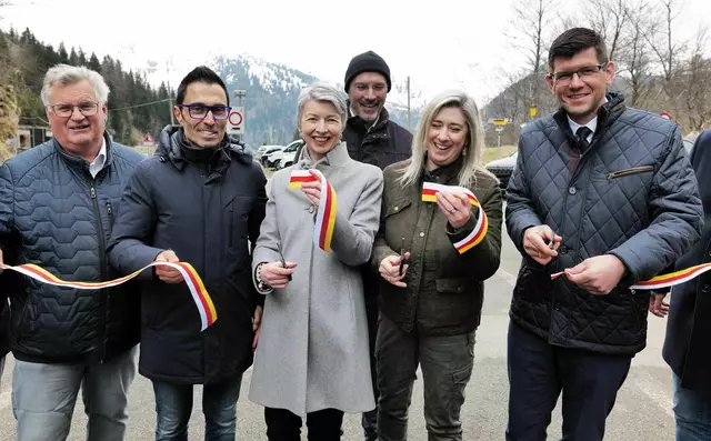 "Die letzten Monate haben uns vor Augen geführt, wie wichtig diese Verkehrsverbindung ist" | Foto: LPD Kärnten/Höher