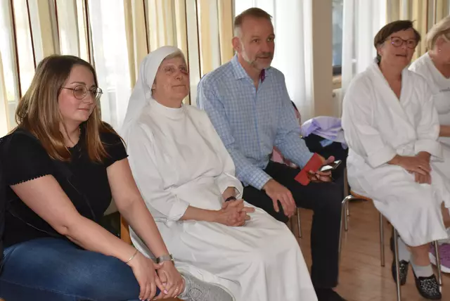 Eine hochkarätige Delegation mit Spitzen-Medizinern aus Thailand - Mahidol University Bangkok - interessierte sich für das Curhaus Bad Kreuzen und präsentierten auch ihre Traditionelle Thailändische Medizin.  | Foto: Robert Zinterhof