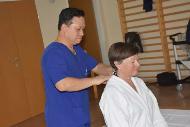 Eine hochkarätige Delegation mit Spitzen-Medizinern aus Thailand - Mahidol University Bangkok - interessierte sich für das Curhaus Bad Kreuzen und präsentierten auch ihre Traditionelle Thailändische Medizin.  | Foto: Robert Zinterhof