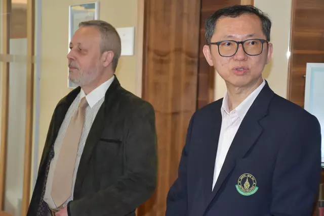 Eine hochkarätige Delegation mit Spitzen-Medizinern aus Thailand - Mahidol University Bangkok - interessierte sich für das Curhaus Bad Kreuzen.  | Foto: Robert Zinterhof