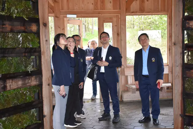 Eine hochkarätige Delegation mit Spitzen-Medizinern aus Thailand - Mahidol University Bangkok - interessierte sich für das Curhaus Bad Kreuzen.  | Foto: Robert Zinterhof