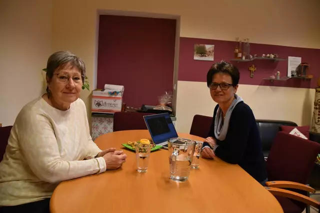 Edith Braun und Regina Blümel vom Hospizverein Scheibbs wollen die Lebensqualität von Palliativpatienten verbessern und bieten Trauerarbeit an. | Foto: Roland Mayr/MeinBezirk Scheibbs