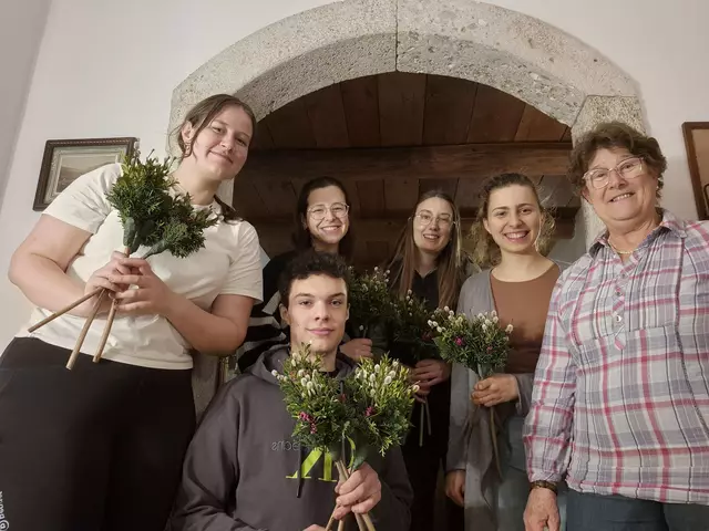 In Kremsmünster wurde das Binden von Palmbuschen erlernt. | Foto: Hut- und Bauerntracht Kremsmünster