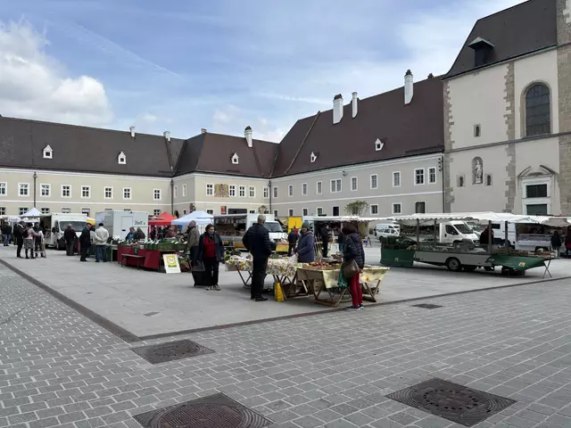 Umgehört: beim Wochenmarkt am Domplatz von St. Pölten | Foto: Lauren Seywald / MeinBezirk