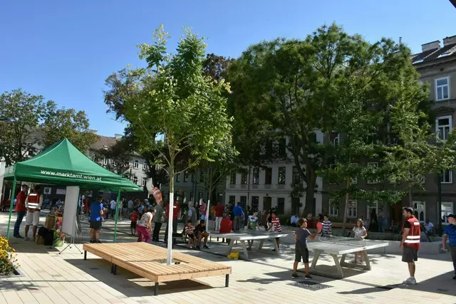 Seit April 2024 gibt es am Johann-Nepomuk-Vogl-Platz regelmäßig einen Markt.  | Foto: BV18