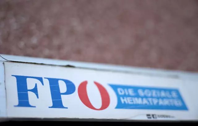 Laut einem Zeitungsbericht befindet sich ein wegen NS-Wiederbetägigung zu 17 Monaten bedingter Haft verurteilter Kandidat auf dem Stimmzettel der FPÖ. | Foto: ROLAND SCHLAGER / APA / picturedesk.com