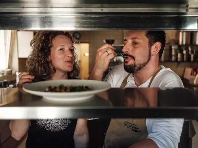 "Kulinarische Feldversuche" im Mostviertel: Silvia und Stefan Hueber verwöhnen die Gäste in St. Georgen mit ausgefallener Kost. | Foto: friendship.is/Ian Ehm