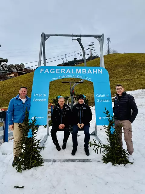 Die alten Sesselbahnen haben ausgedient: Aufsichtsratsobmann Christian Steiner, Betriebsleiter Josef Rettensteiner, Reiteralm-Geschäftsführer Daniel Berchthaller und Betriebsleiter Thomas Trinker | Foto: Reiteralm-Bergbahnen