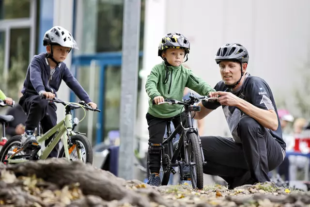 Der Osterhase bringt auch heuer wieder vielen Kindern ein schnelles Transportmittel: Bei Fahrrädern, E-Scootern, Tretrollern und Co. gibt es aber einiges zu beachten. | Foto: ÖAMTC/Ralph Wagner