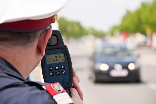 Ein junger Lenker aus dem Bezirk Horn drückte am Wochenende etwas zu fest aufs Gaspedal. | Foto: Ewald Froech / fotolia