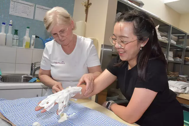 Eine hochkarätige Delegation mit Spitzen-Medizinern aus Thailand - Mahidol University Bangkok - interessierte sich für das Curhaus Bad Kreuzen.  | Foto: Robert Zinterhof