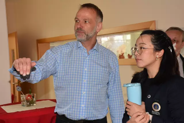 Eine hochkarätige Delegation mit Spitzen-Medizinern aus Thailand - Mahidol University Bangkok - interessierte sich für das Curhaus Bad Kreuzen.  | Foto: Robert Zinterhof