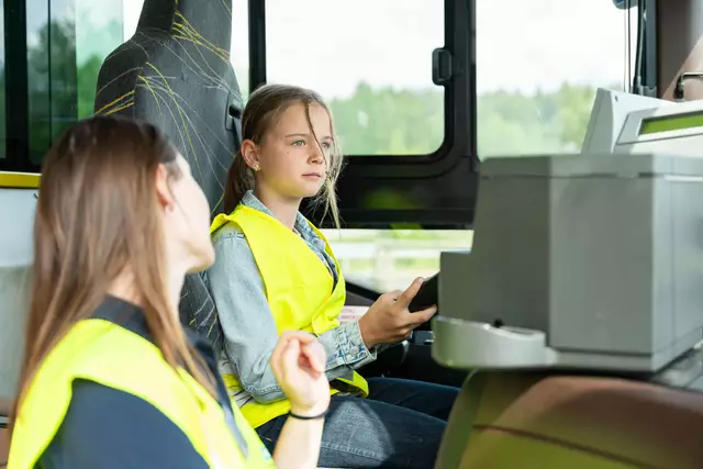 Die Busschule in Steinakirchen am Forst sorgt für mehr Sicherheit am Schulweg. | Foto: Michael Sabotha/KFV