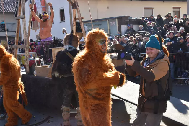 Markus Rosentreter in Action beim Schleicherlaufen 2025 (hier die Gruppe der Bärten&amp;Exoten).