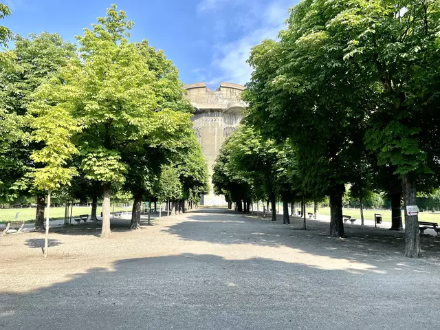 Die erste Wanderung startet in der Brigittenau beim Augarten Eingang Gaußplatz. | Foto: Marlene Graupner/MeinBezirk