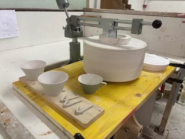 Hier bekommt Daisy ihre dünnwandige Form | Foto: Lauren Seywald / MeinBezirk