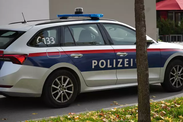 Polizei und Rettungskräfte waren rasch vor Ort und kümmerten sich um die Verletzten sowie die Verkehrsregelung. | Foto: Julia Perktold (Symbolbild)