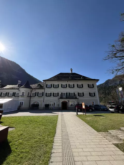 In den Räumlichkeiten des Schloss Oberrain befinden sich sechs Wohngruppen in denen die jungen Erwachsenen lernen, ein selbstständiges Leben zu führen. | Foto: Sarah Braun