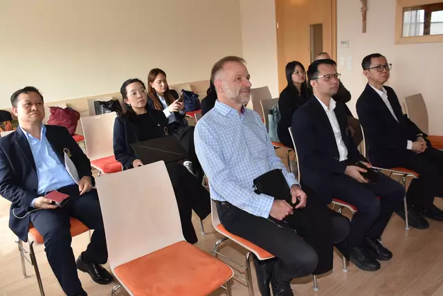 Eine hochkarätige Delegation mit Spitzen-Medizinern aus Thailand - Mahidol University Bangkok - interessierte sich für das Curhaus Bad Kreuzen.  | Foto: Robert Zinterhof