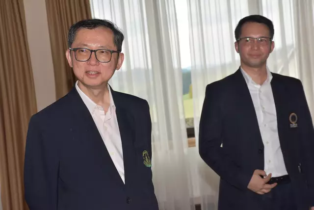 Eine hochkarätige Delegation mit Spitzen-Medizinern aus Thailand - Mahidol University Bangkok - interessierte sich für das Curhaus Bad Kreuzen.  | Foto: Robert Zinterhof