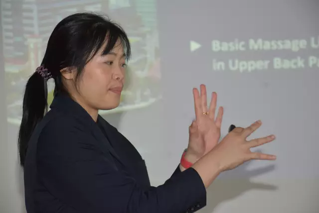 Eine hochkarätige Delegation mit Spitzen-Medizinern aus Thailand - Mahidol University Bangkok - interessierte sich für das Curhaus Bad Kreuzen und präsentierten auch ihre Traditionelle Thailändische Medizin.  | Foto: Robert Zinterhof