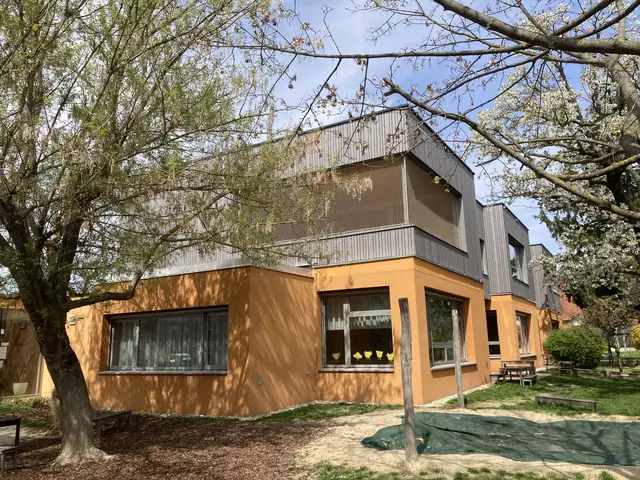 Der bestehende Kindergarten in Mautern, Vikasstraße 1 wurde entsprechend den aktuellen Entwicklungen um eine Tagesbetreuungseinrichtung baulich erweitert, sowie der Raumfehlbestand des Kindergartens ergänzt. | Foto: Mang Architekten