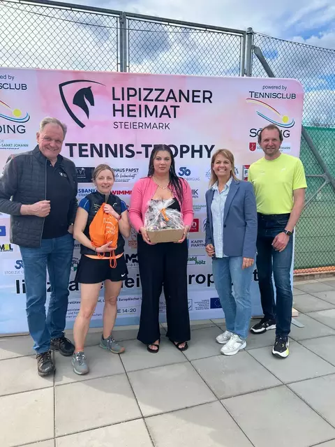 Erwin Dirnberger, Finalistin Silvia Hörmann (TC-Söding), Siegerin Marion Lesky (TV Deutschlandsberg), Karin Herz, René Ruprechter | Foto: TC Söding