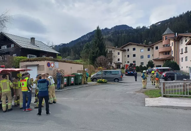 Am Dienstag am Vormittag erlitten zwei Arbeiter und eine Hausbewohnerin in einer Tiefgarage in Kitzbühel Kohlenmonoxidvergiftungen durch die Abgase benzinbetriebener Hochdruckreiniger.  | Foto: Zoom.Tirol