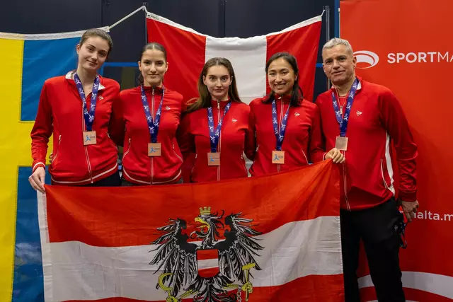 Kristina Begeba, Karina Seiner, Gioia D'Alonzo, Jacqueline Peychär, Heribert Monschein. | Foto: Squash Union Wr. Neudorf Mödling