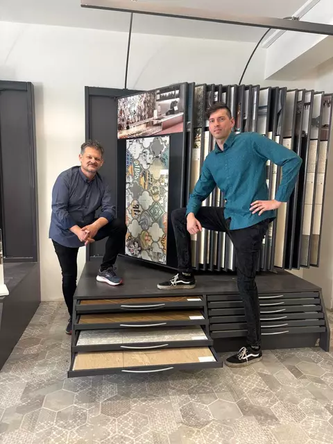 „Mir hat das Fliesenlegen schon immer gefallen und als meine Eltern Haus gebaut haben, ist mir diese Arbeit am meisten hängengeblieben!“, erzählt Thomas Petz von der TT Fliesen GmbH in Piringsdorf. 