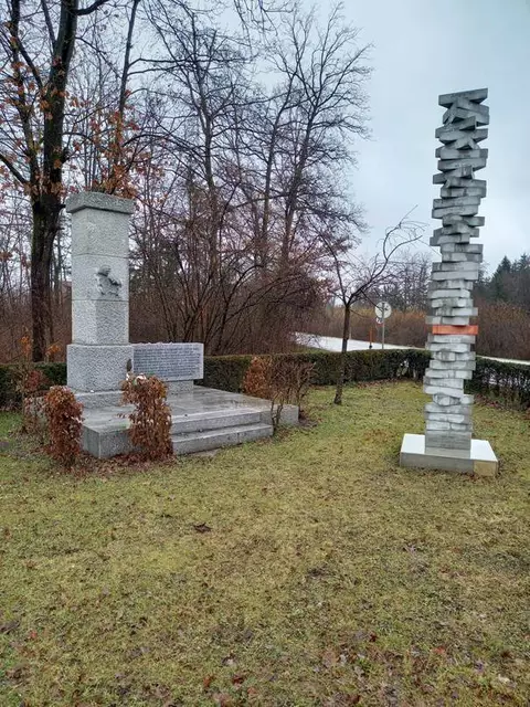 Die aktuelle Gedenkstätte an der B1 in Gunskirchen. | Foto: Altenhofer