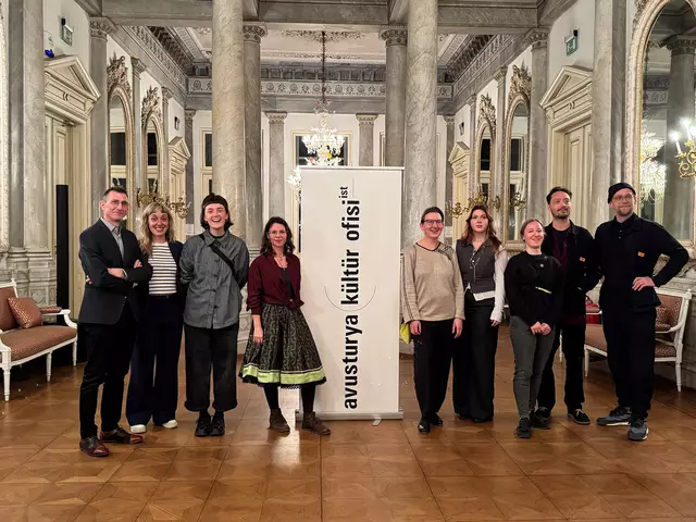 Ein Best-of der steirischen fotografie ist aktuell in Istanbul zu sehen. Am Foto: Gerhard Gross (Kurator, Kulturvermittlung Steiermark), Evelyn Loschy, Elsbeth Ebenberger, Lisa Maier, Gerburg Neunteufl, Anja Harrer, Lisa Hopf, Martin Guevara-Kunerth und Tom Biela (v. l.) | Foto: ÖKF Istanbul