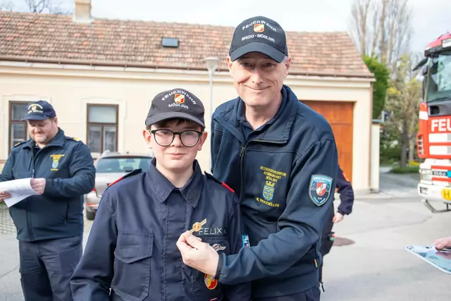 Titelfoto Mödling: 212 Jugendliche aus dem Bezirk nahmen am Wissenstest der Feuerwehrjugend im Guntramsdorfer Feuerwehrhaus teil, das freute auch Bezirkskommandant Michael Bruckmüller. | Foto:  BFK Mödling/Fastner