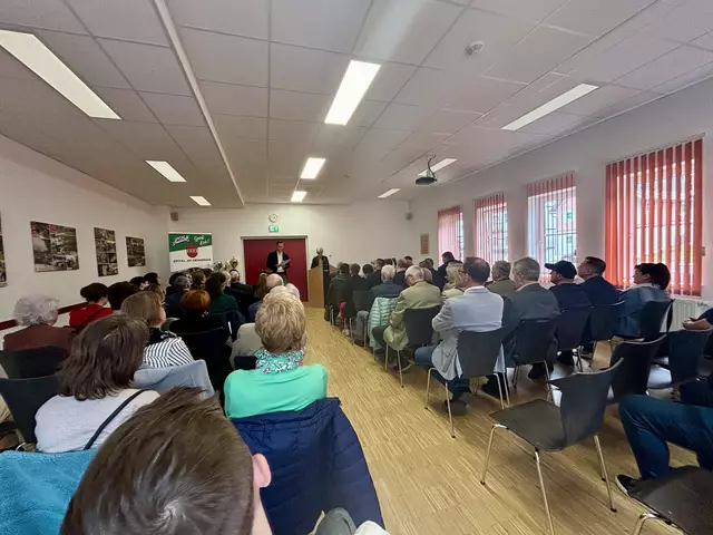 Der Seminarraum im Rüsthaus der FF Spital am Semmering war bei der konstituierenden Sitzung gut gefüllt.  | Foto: Koidl