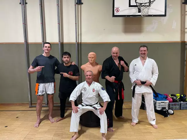 Karate-Europameister Sensei Renz Josef und seine Meisterkollegen begeisterten die Teilnehmer mit ihrer klaren, praxisnahen Vermittlung von Techniken für den Ernstfall. Disziplin, Fokus und Respekt standen dabei im Mittelpunkt. | Foto: Josef Renz