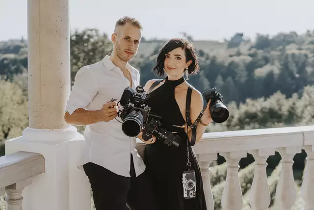 Chris und Lizz Krobath-Roth dürfen sich mit ihrer Firma Prontolux Wedding über gleich vier Nominierungen beim Braut Foto Award freuen. | Foto: Fiedler Foto